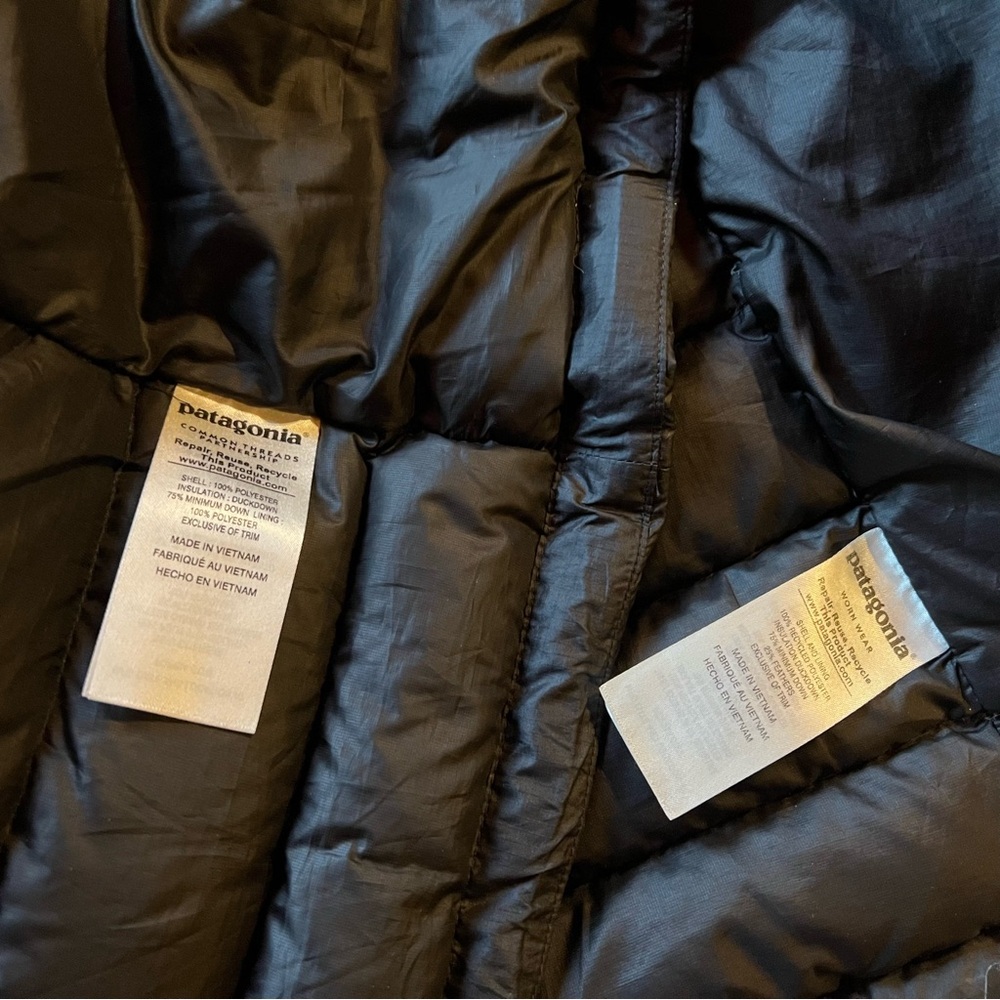 Bundle of 2 Patagonia Hi Loft Down Jackets with Hoods - Picture 3 of 5